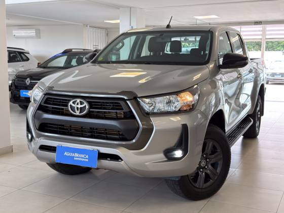 TOYOTA HILUX 2.8 D-4D TURBO DIESEL CD SR 4X4 AUTOMÁTICO TOYOTA HILUX 2.8 D-4D TURBO DIESEL CD SR 4X4 AUTOMÁTICO